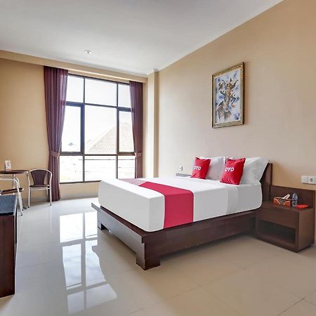 Oyo Flagship 90966 Moreno Homestay Legian Exterior foto