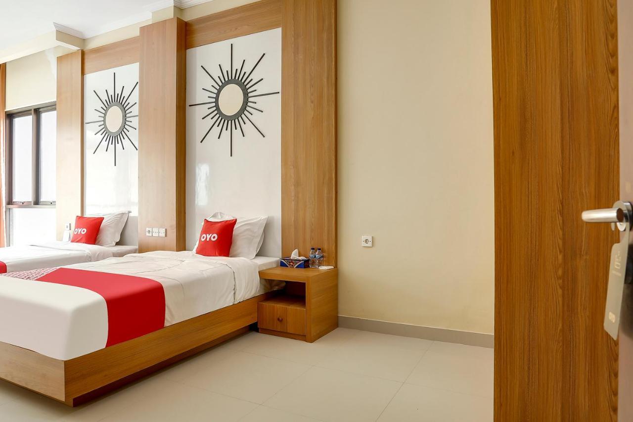 Oyo Flagship 90966 Moreno Homestay Legian Exterior foto